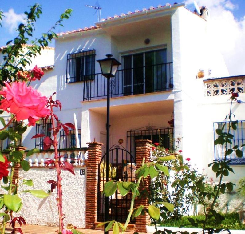Peperent Casa Pino Villa เนร์คา ภายนอก รูปภาพ
